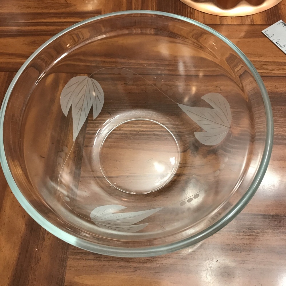vintage Clear glass 8 inch serving bowl leaf vines‎ dots